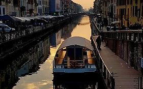 The Boheme Vintage Junior Suite ---- Cozy & Quiet & Comfortable With Private Bathroom & Fully Equipped Kitchenette & Cozy Balcony - Lift To 4Th Floor - Metro' Verde -Green Subway Porta Genova