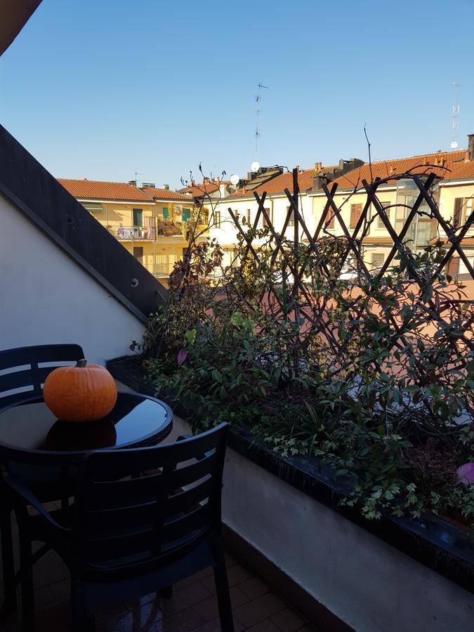 The Boheme Vintage Junior Suite ---- Cozy & Quiet & Comfortable With Private Bathroom & Fully Equipped Kitchenette & Cozy Balcony - Lift To 4Th Floor - Metro' Verde -Green Subway Porta Genova Μιλάνο Εξωτερικό φωτογραφία